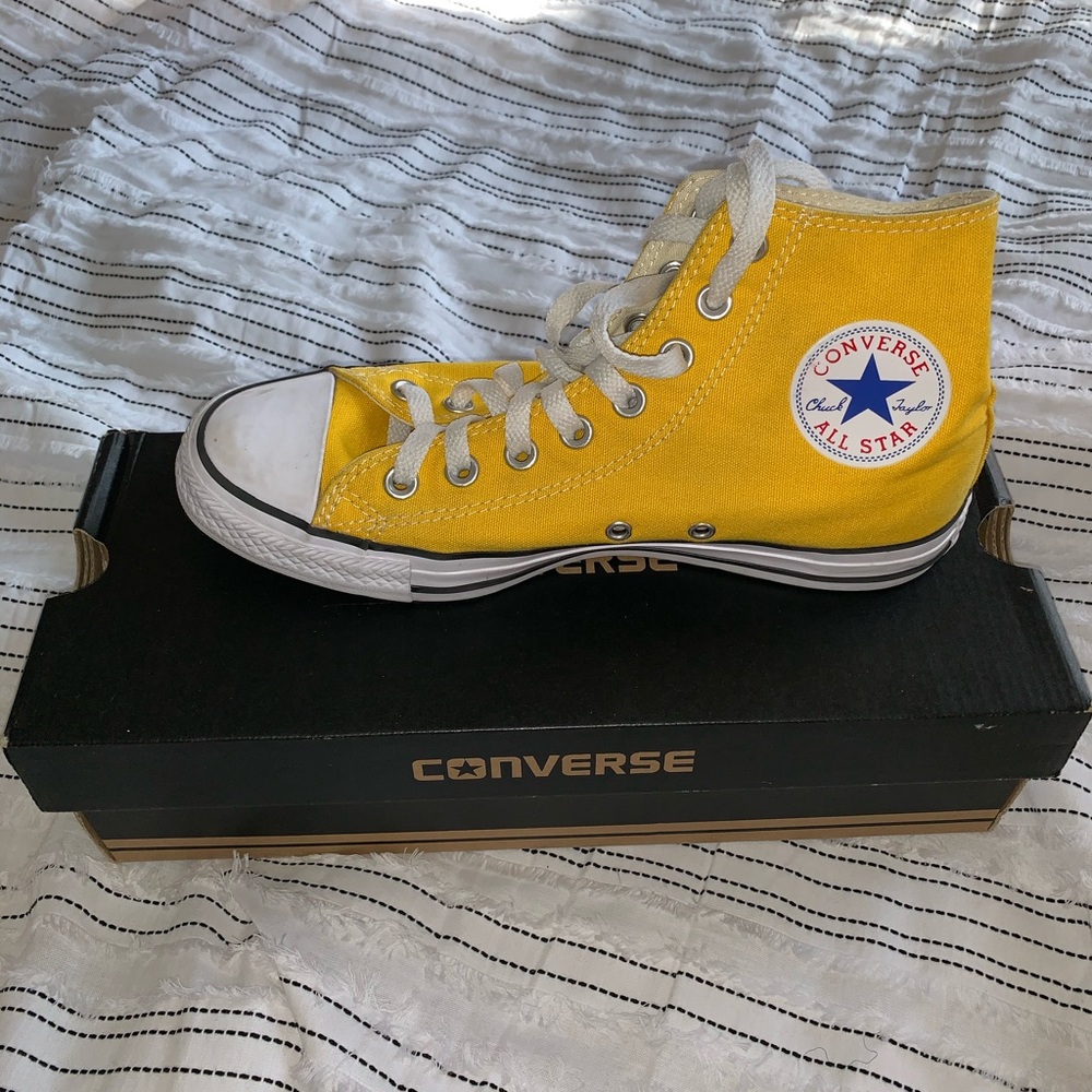 Hi-Top Yellow Converse